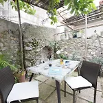 Dint'a Torre Oda ve Kahvaltı 4*