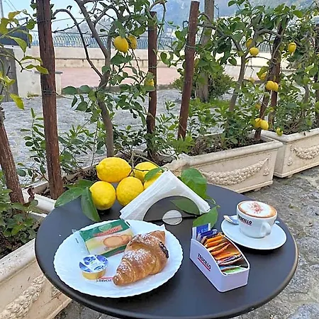 Dint'a Torre Bed & Breakfast 4*